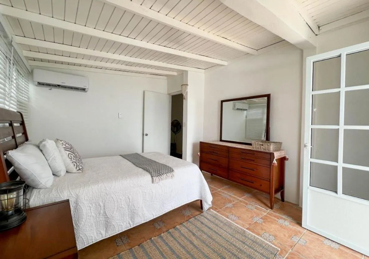 Casa Bonita Hotel Maunabo Guest house